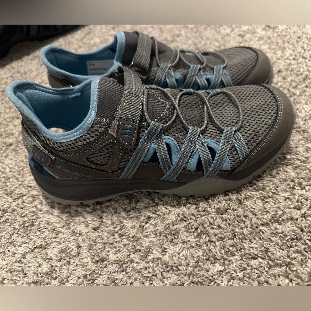 Women’s Eddie Bauer Sutton‎ waterproof Sneaker 6.5